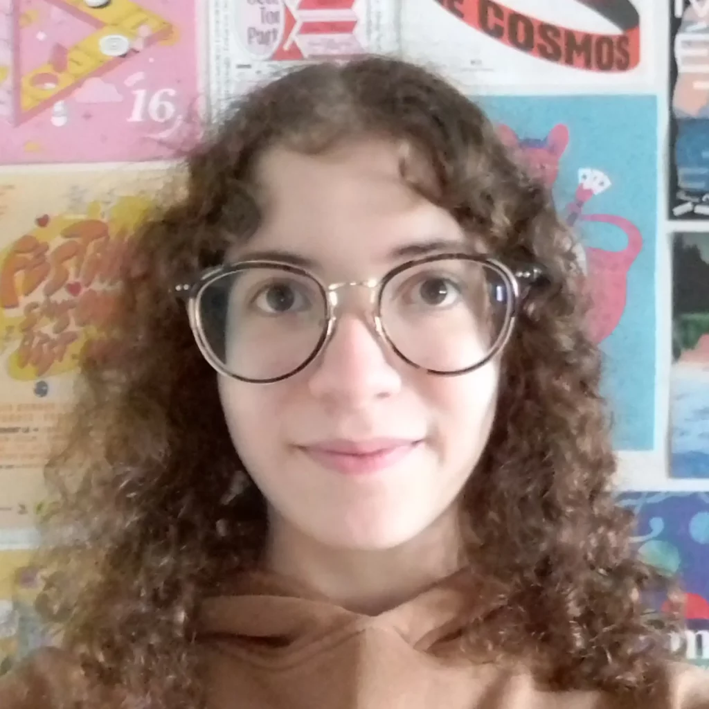 Tania NMIRI, membre du Conseil d'Administration de l'association EKO! qui porte des projets positifs et innovants pour les humains et la nature : low-tech, insertion socio-professionnelle, à Briançon, Marseille et Lesbos