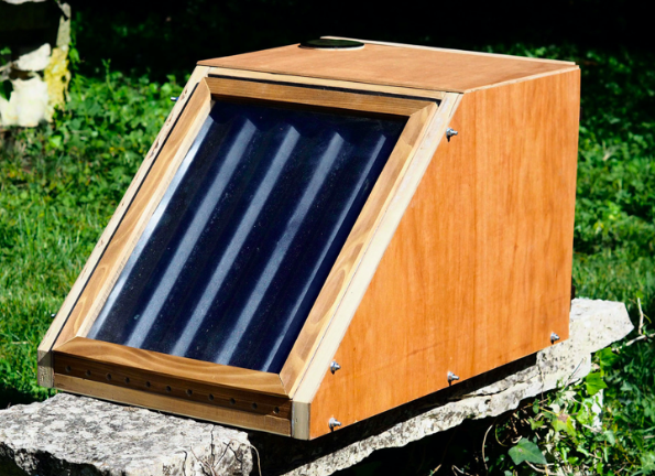 atelier séchoir solaire vers Briançon proposé par Low-tech A(l)titude, projet porté par les associations EKO! et Environnement et Solidarité